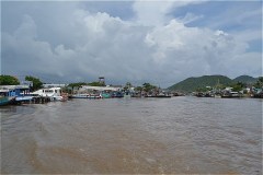 ホンチョン湾 (Bến Tàu Vịnh Hòn Chông)