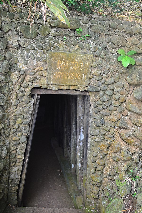 48417-Vinh Moc Tunnel