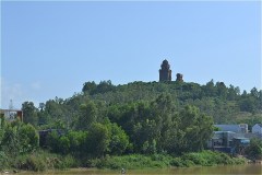 銀塔 Banh It Tower (Tháp Bánh Ít)